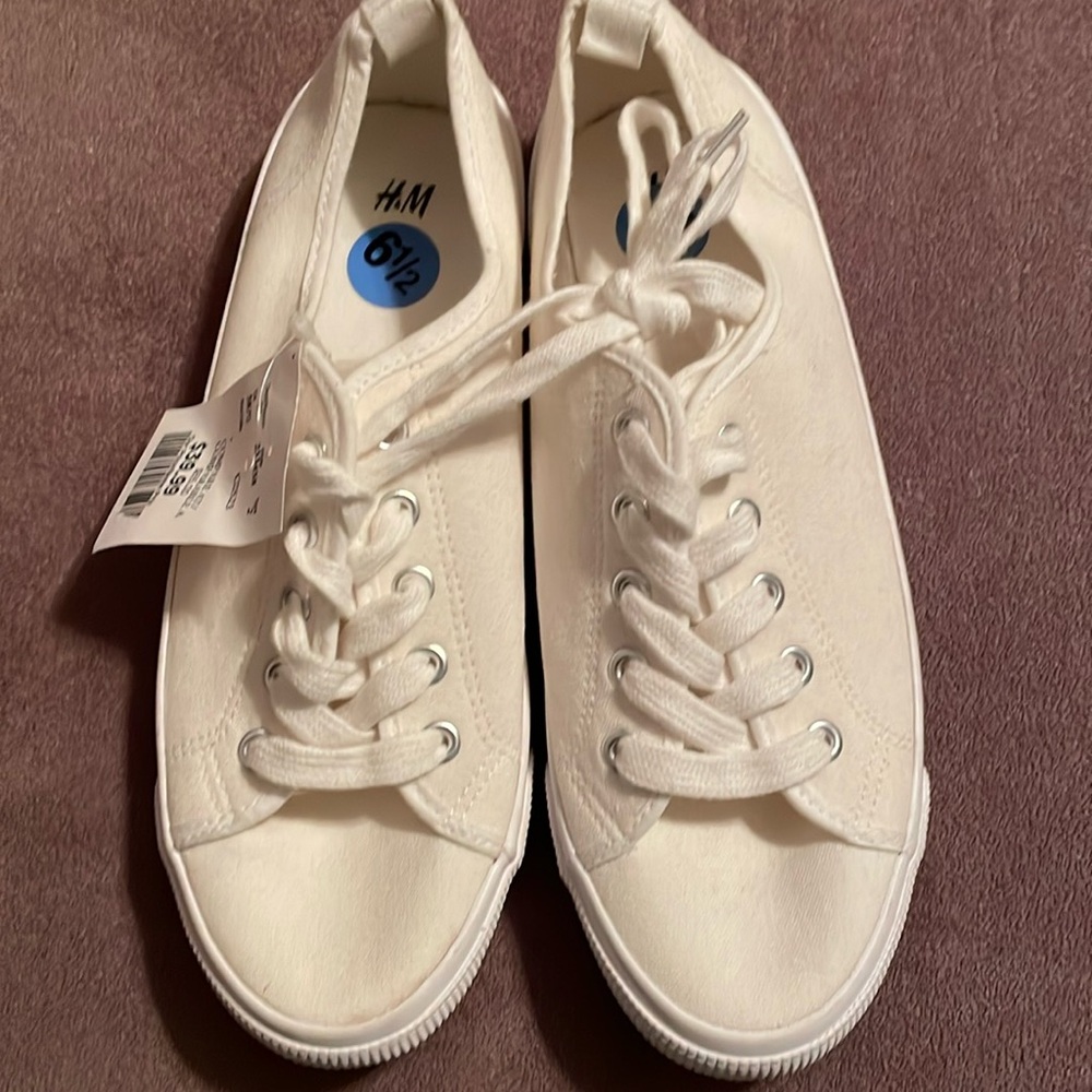 H&M white canvas shoes size 6.5  NWT